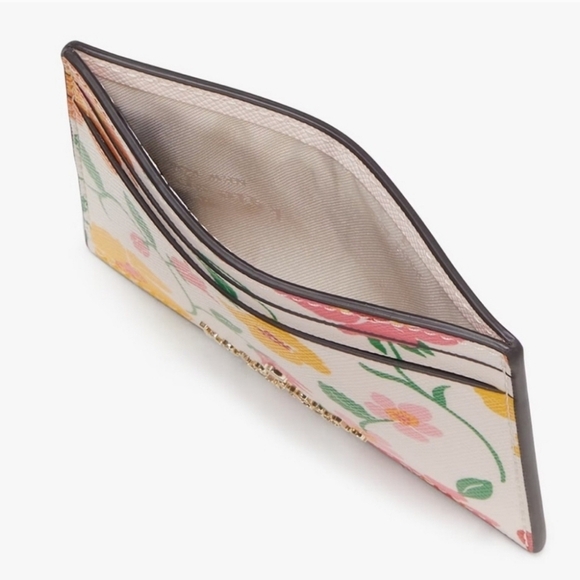 🔹Kate spade🔹 Pink Multi Boxed Madison Strawberry Garden Small Slim Card Holder - Picture 2 of 8